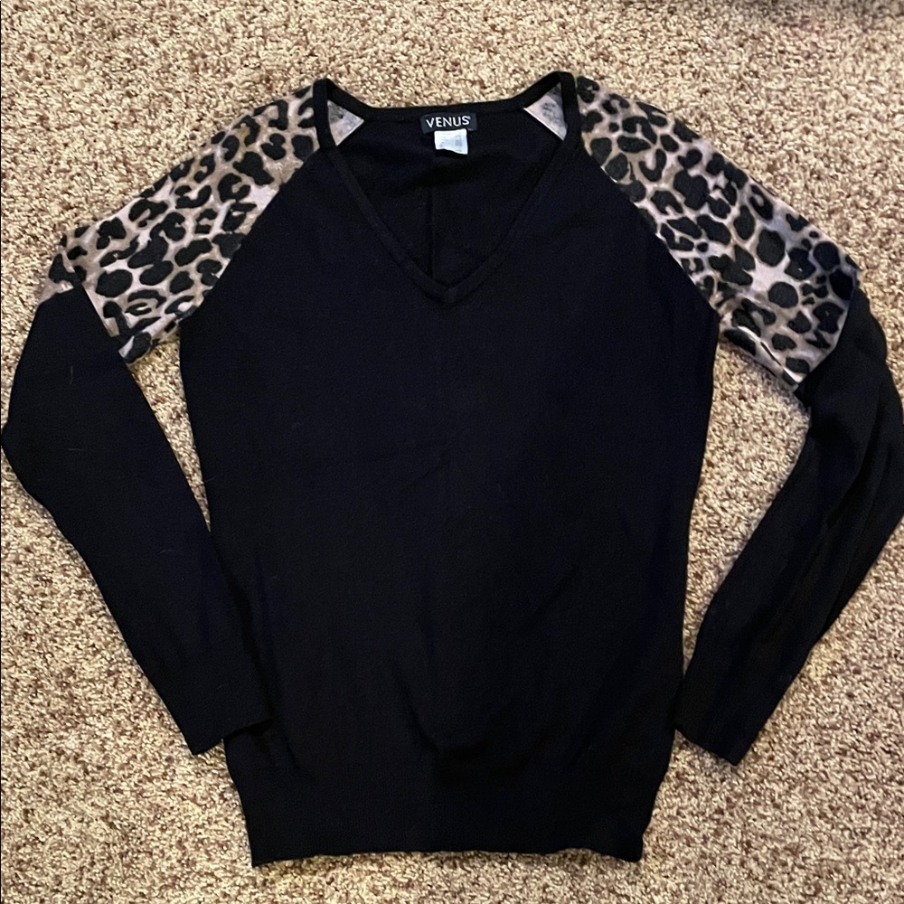 VENUS Black V-Neck Sweater with Leopard Print Shoulders
